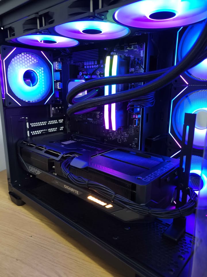 PC Gaming Ryzen 7 9800X3D | RTX 5070 TI 16GB | 32 GB DDR5 | 2TB NVMe - Image 8
