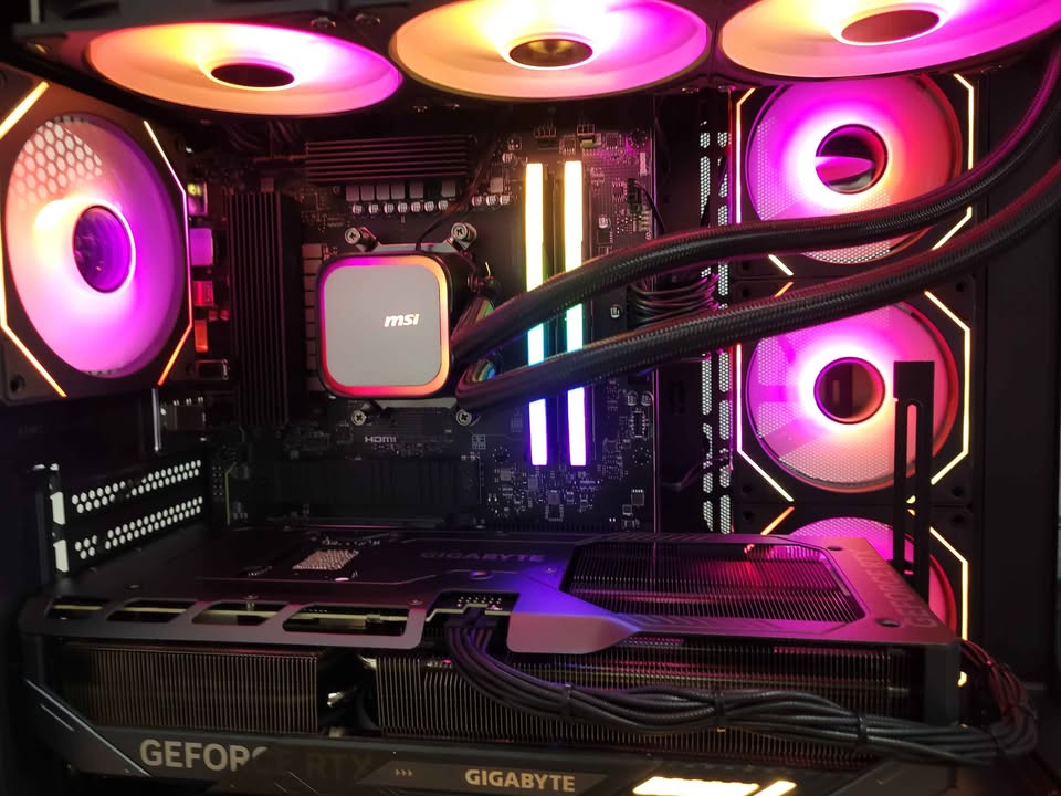 PC Gaming Ryzen 7 9800X3D | RTX 5070 TI 16GB | 32 GB DDR5 | 2TB NVMe - Image 4