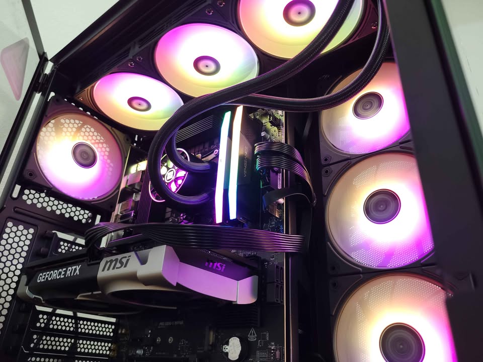 PC Gaming Ryzen 7 9800X3D | RTX 5060 TI | 32 GB DDR5 | 1TB NVMe - Image 7